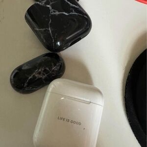 Apple AirPods 2nd Gen